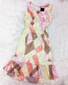 ベージュ＆ピンク系のプッチスタイル生地♪ノースリーブ＆フリル付きのサマードレス<br /> Beige and Pink Pucci-Style Fabric♪No Sleeve Summer Dress with a Cute Frill
