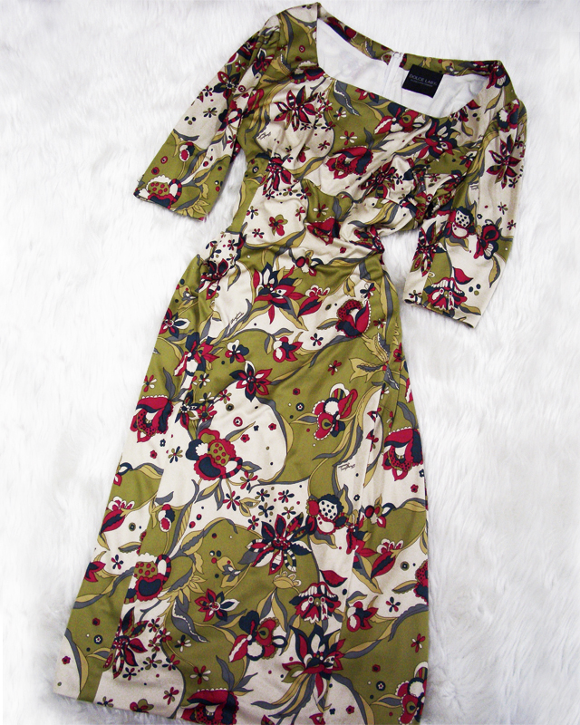 レトロ風の花柄のワンピース★フェミニンな胸元とハイウエストの切替がキュート<br />Vintage style flowery dress★Khaki and Red are a great match