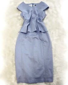 新型のぺプラムワンピース♪色とカタチがとてもエレガント<br />A dress with a peplum waist♪Dedicated elegance through form and color