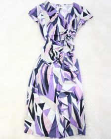 普段のお出かけにも♪オシャレなプッチ柄生地で豪華なワンピース<br />For everyday outing. The dress which is luxurious with stylish Pucci pattern fabric