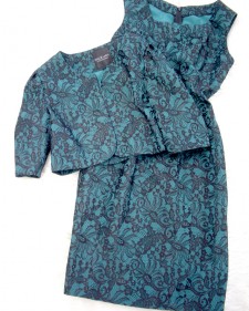 エレガンスなレースで仕上げたワンピーススーツ<br />The dress which I finished in the race that was elegance.