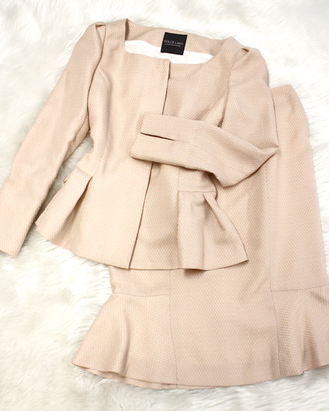 可愛らしいお色のピンクベージュスカートスーツ<br />Pink beige skirt suit of the pretty color