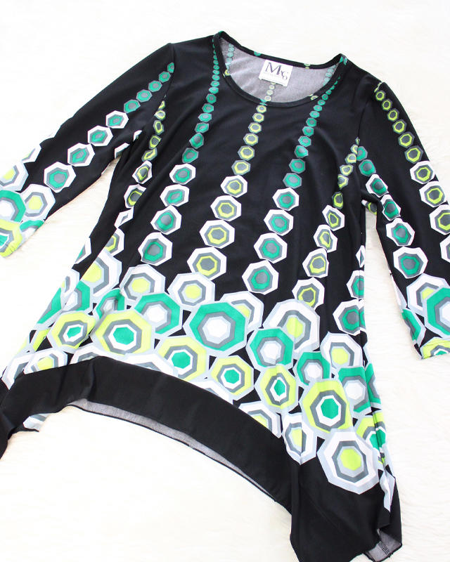 グリーンプッチ柄のドレス風カットソー/<br />Dress-like cut sew shirt of the green Pucci.