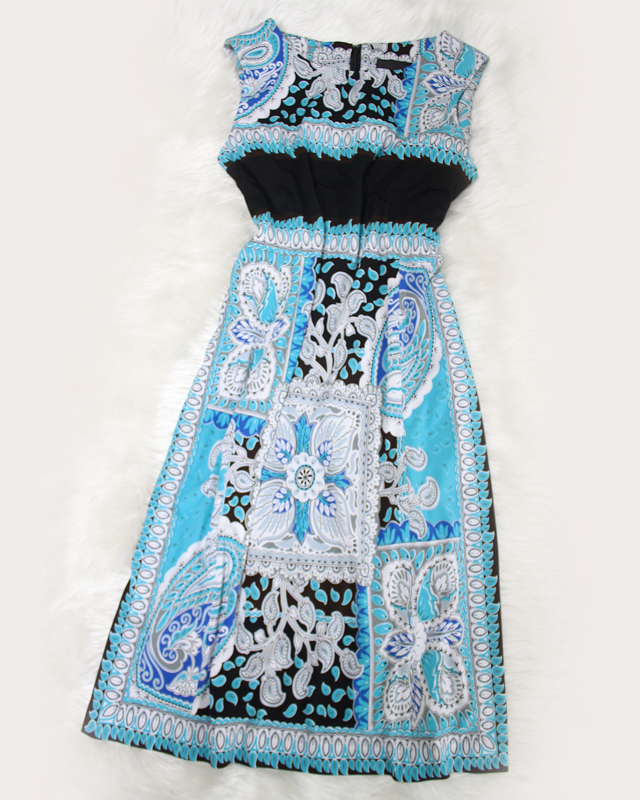 爽やかブルーのエスニック模様生地を使った涼し気なノースリーブワンピース<br />/ The cool no sleeve dress using the ethnic design cloth of the refreshing blue.