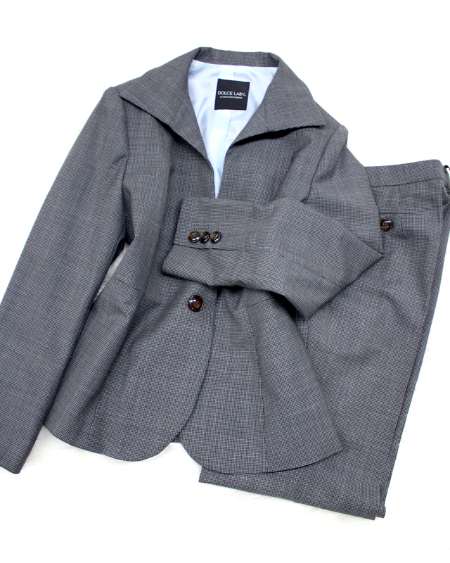 千鳥グレー生地が美しい ハイカラージャケットとフレアパンツ/<br />A high collar jacket and the flare pants that plover pattern gray cloth is beautiful.