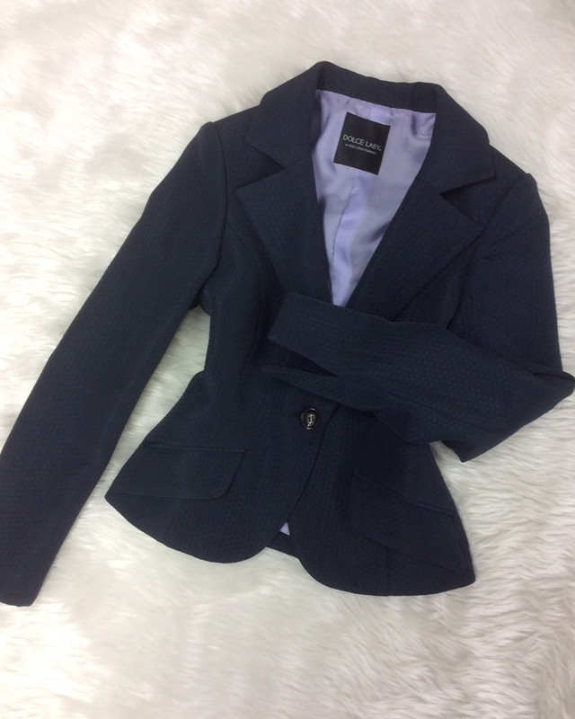 着回しのきく紺柄ジャケット/<br />A navy blue jacket you can easily mix and match