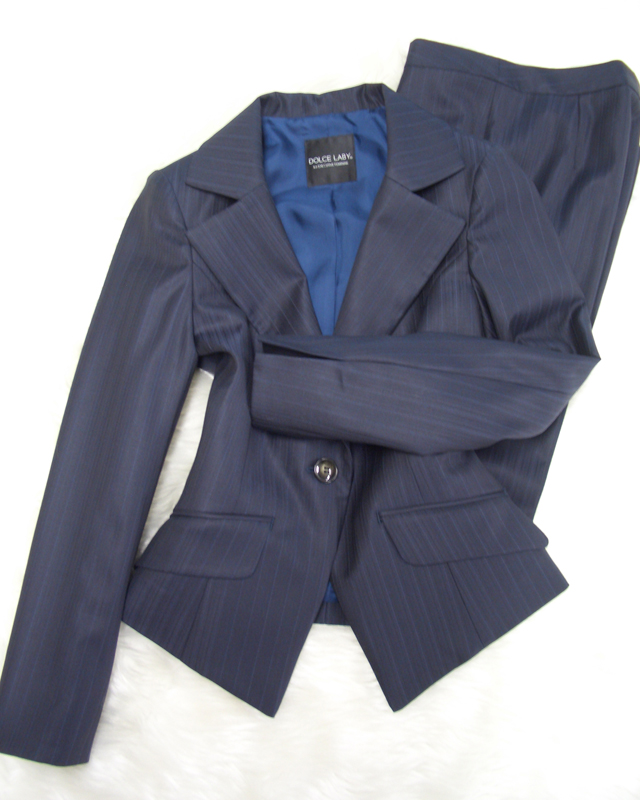 紺ストライプパンツスーツ/<br />Navy blue striped pants suit
