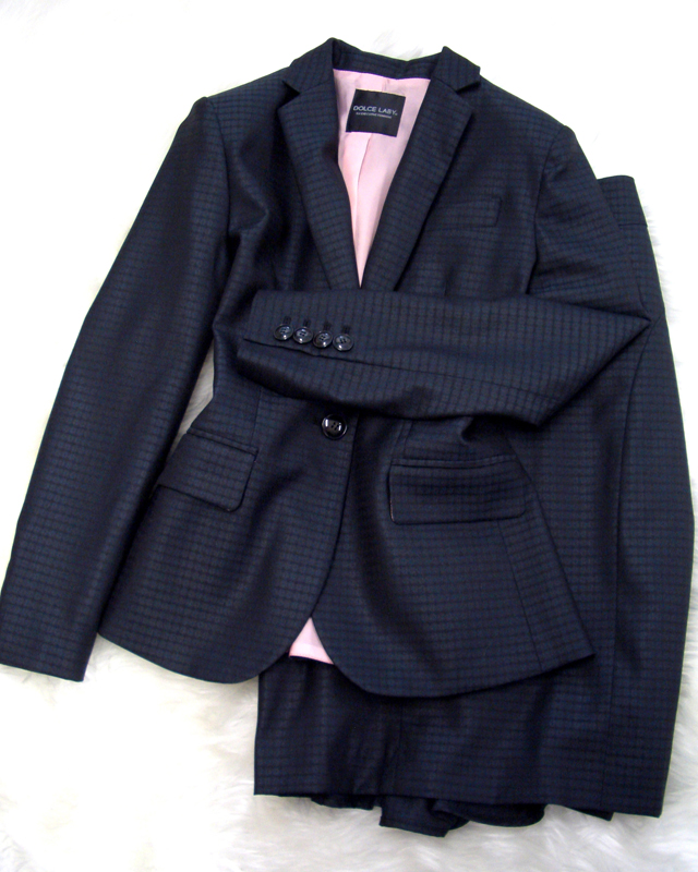 シルクグレースカートスーツ/<br />Silk gray skirt suit