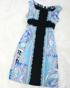 水色×黒ワンピース/<br />Light blue × black dress