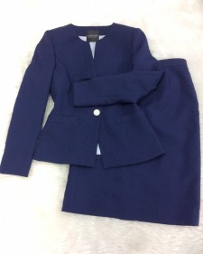 ネイビー柄スカートスーツ/<br />Navy skirt suit