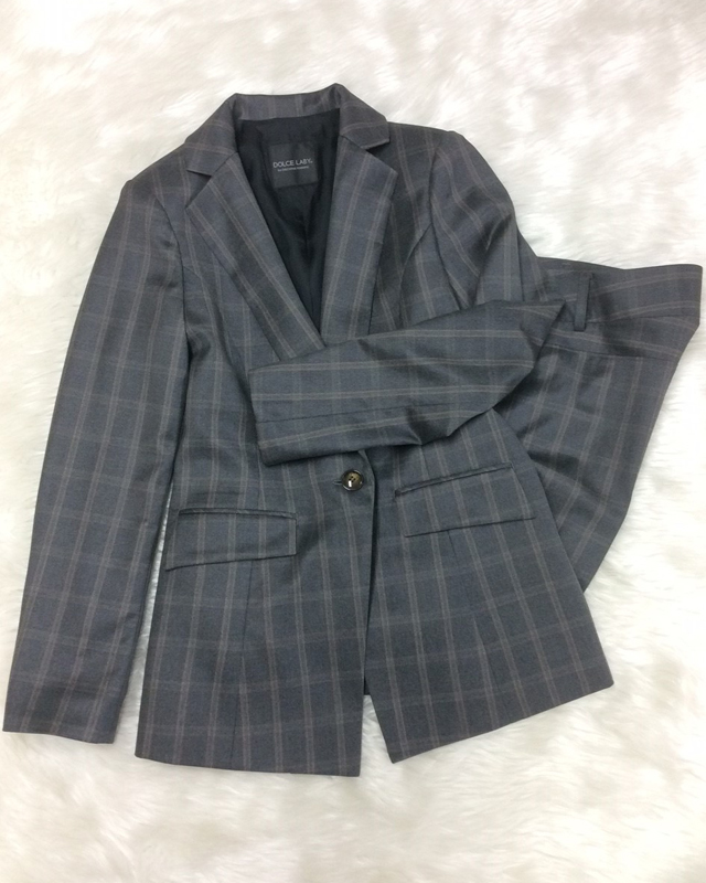 グレーチェックパンツスーツ/<br />Gray check pants suit