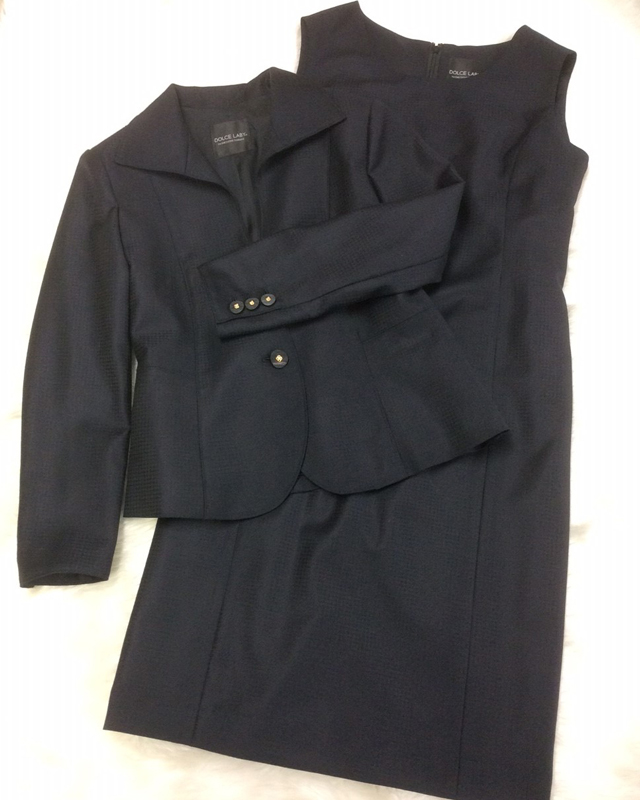 紺柄ワンピーススーツ/<br />Navy blue one-piece suit