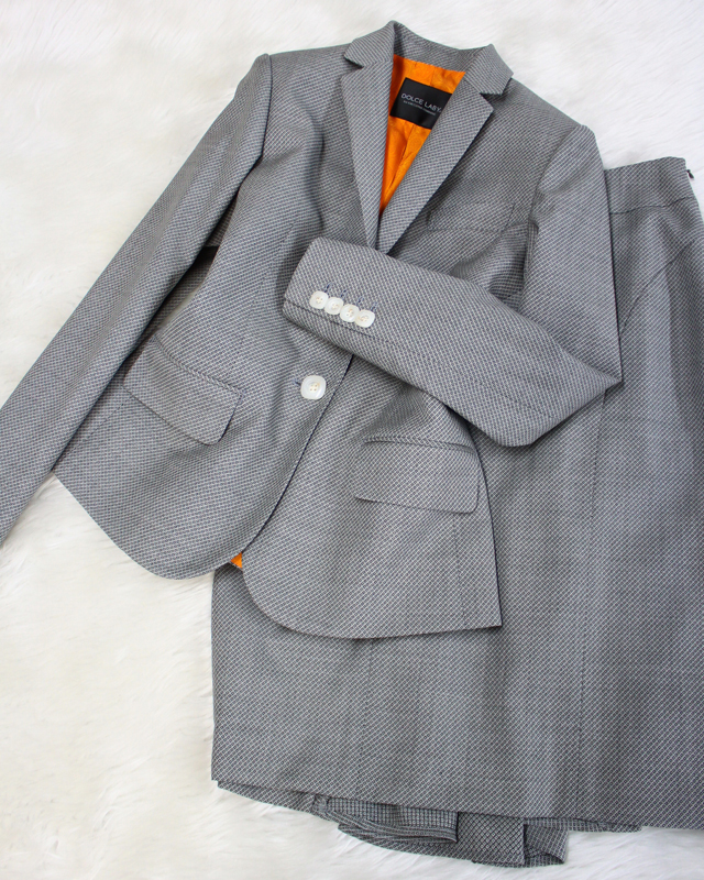 グレー柄スカートスーツ/<br />Gray pattern skirt suit