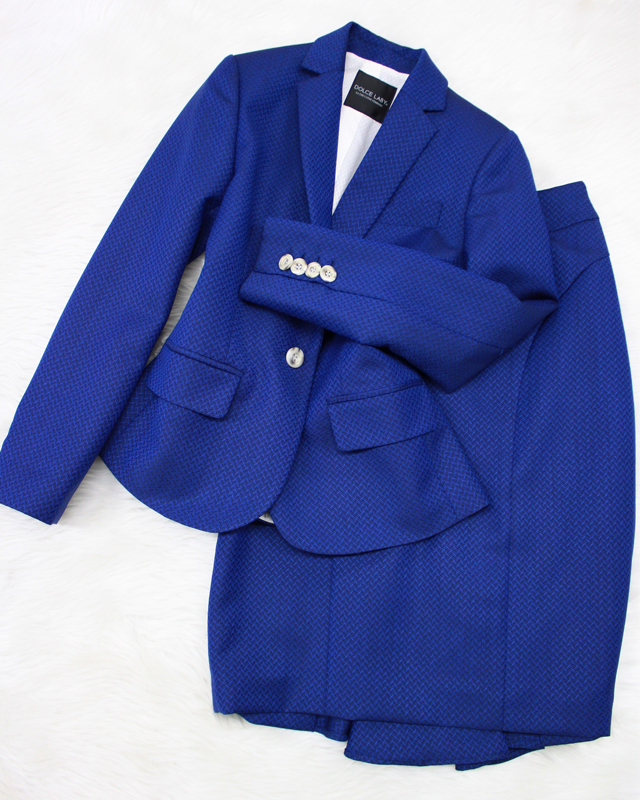 青柄スカートスーツ/<br />Blue pattern skirt suit